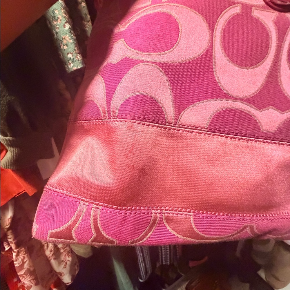 Pink Signature-Pattern Hobo/File Bag - Picture 7 of 9